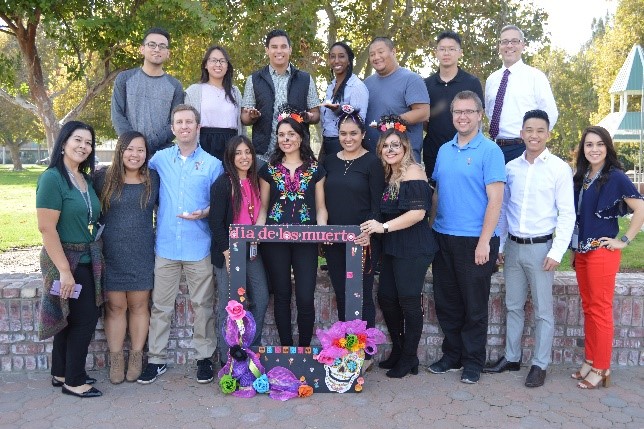 Student Organization SNPhA Hosts Dia de los Muertos Celebration